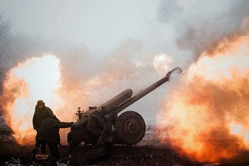 Боевые действия в районе города Дебальцево, Украина 