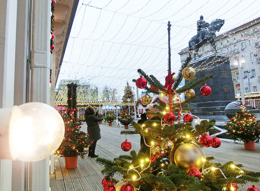 Новогоднее украшение Тверской площади