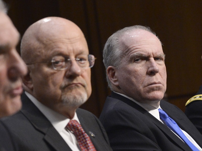 Директор Национальной разведки Джеймс Клеппер и глава ЦРУ Джон Бреннан (слева направо)