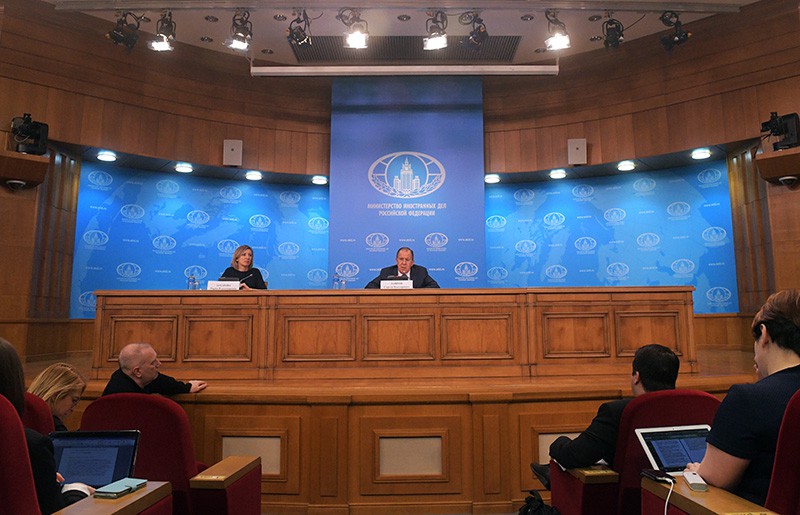 Министр иностранных дел России Сергей Лавров на пресс-конференции
