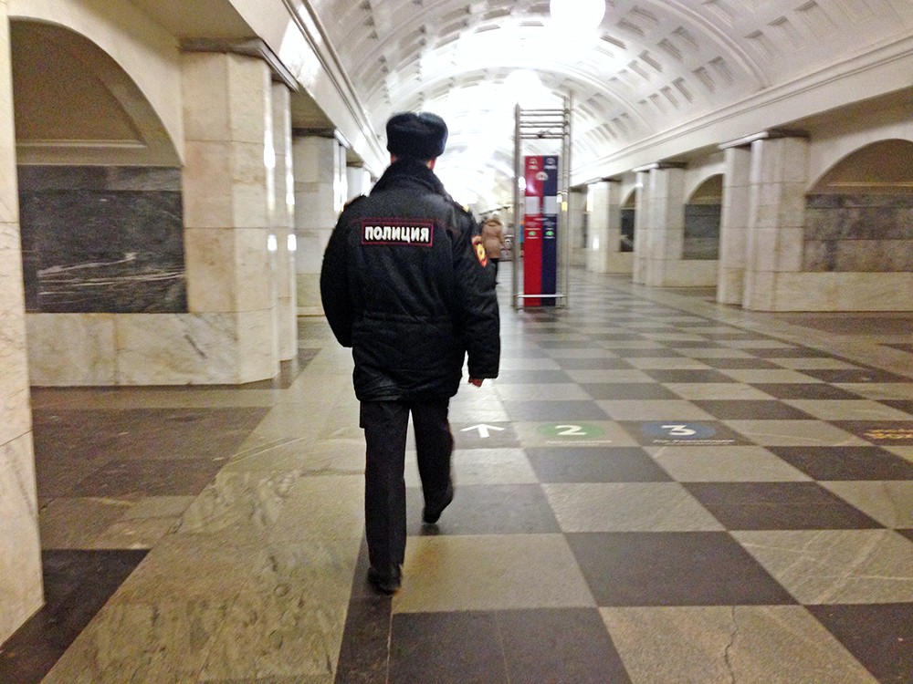 Полиция на станции метро "Охотный ряд"