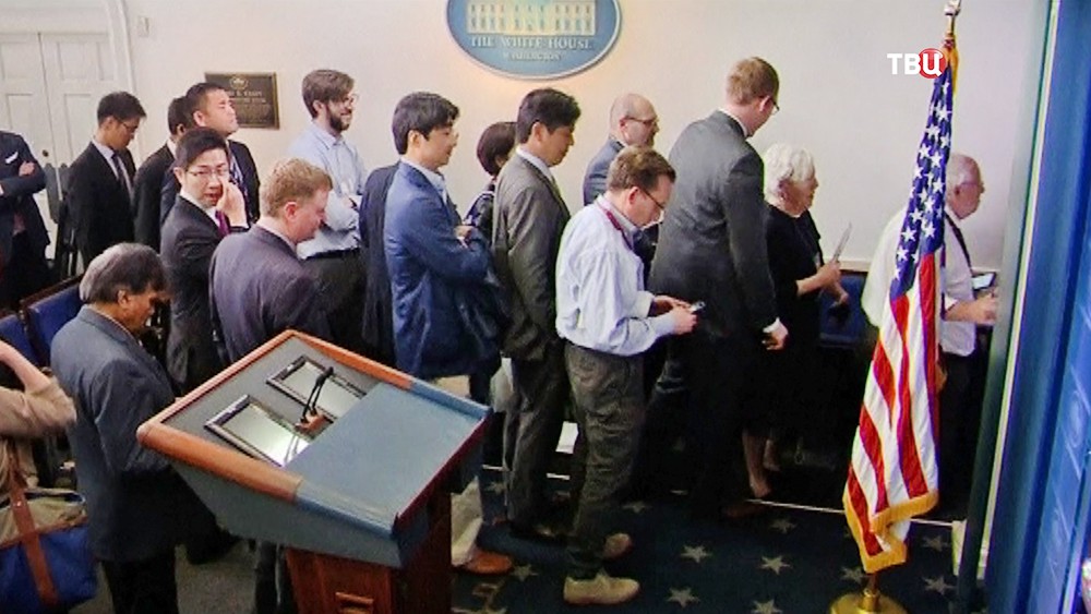 Журналисты на пресс-конференции в Белом доме США