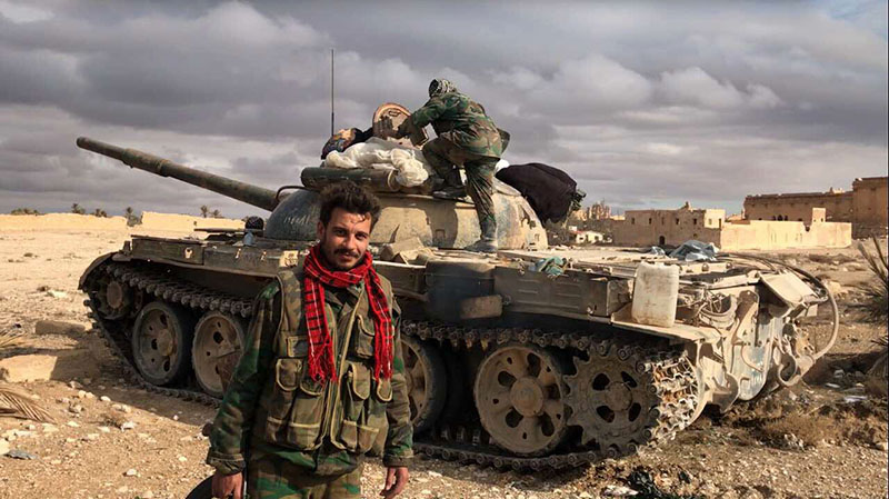 Солдаты и бронетехника сирийской армии 