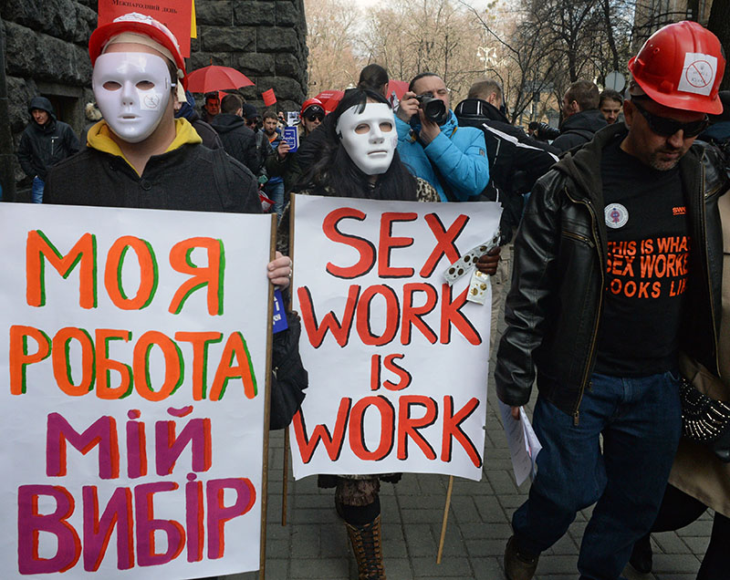 Проститутки из украины в россии книги про шлюх