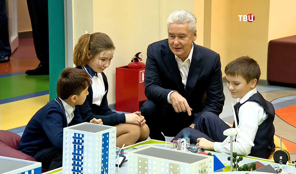 Сергей Собянин общается со школьниками