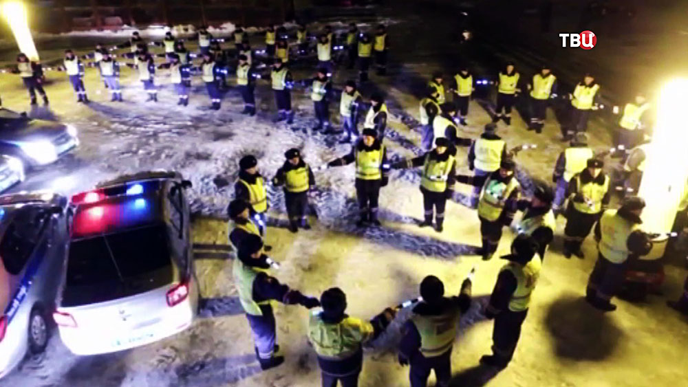 Сотрудники полиции устроили флешмоб в честь 8 Марта