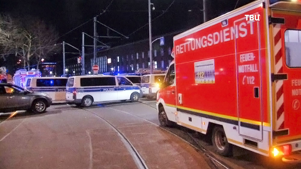 Машины полиции и скорой помощи в Германии