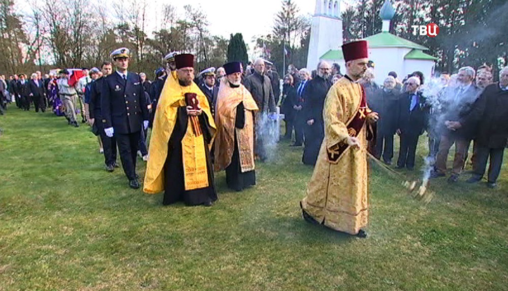 Траурная церемония на российском кладбище во Франции