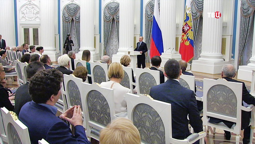 Президент России Владимир Путин на церемонии награждения в Кремле