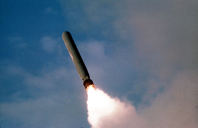 Запуск крылатой ракеты Tomahawk с борта корабля ВМС США