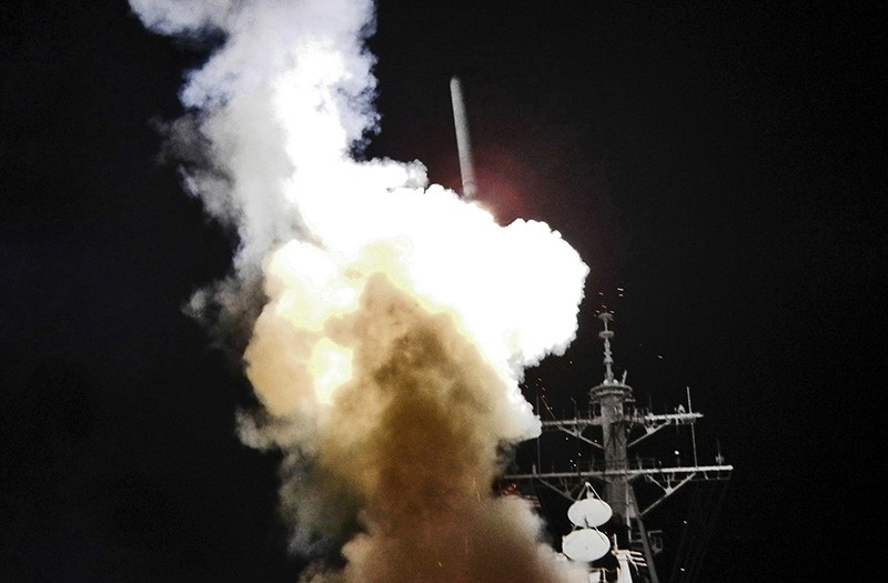 Запуск крылатой ракеты Tomahawk с борта корабля ВМС США