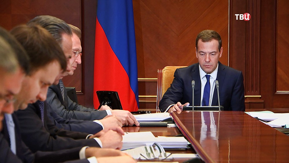 Дмитрий Медведев на совещании с вице-премьерами