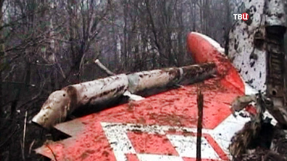 На месте крушения польского правительственного самолета Ту-154 под Смоленском