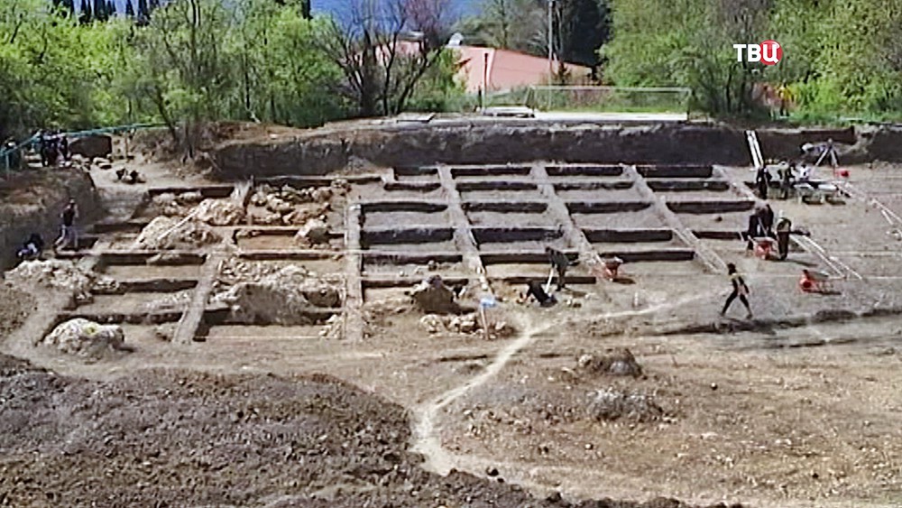 Археологические раскопки на территории лагеря "Артек"