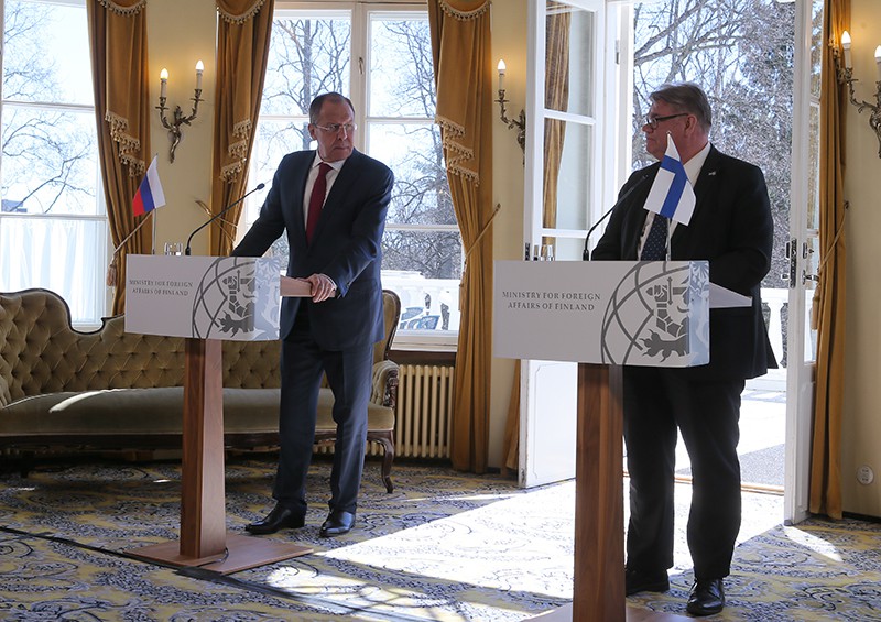 Глава МИД России Сергей Лавров и глава МИД Финляндии Тимо Сойни на пресс-конференции
