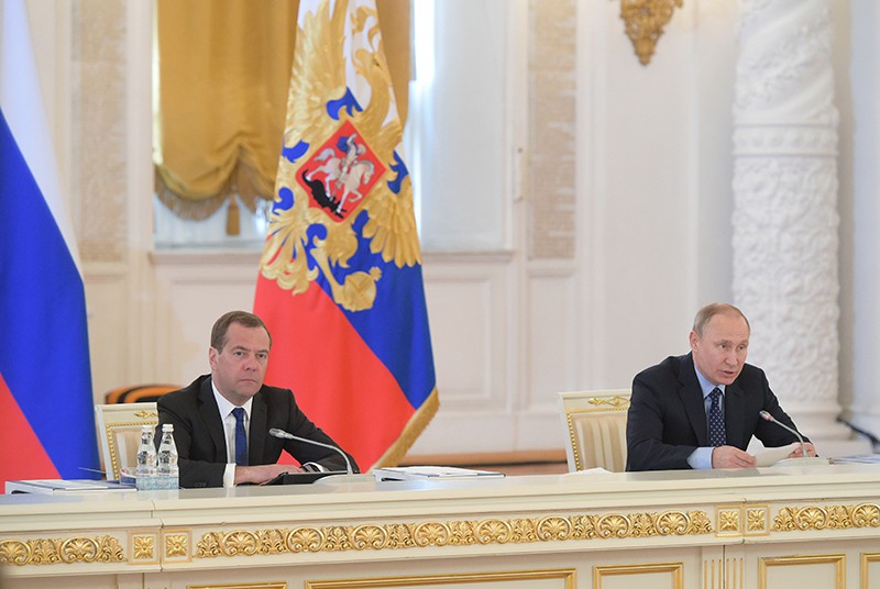 Президент России Владимир Путин и председатель правительства Дмитрий Медведев
