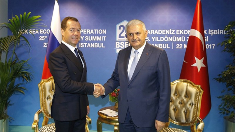 Председатель правительства РФ Дмитрий Медведев и премьер-министр Турции Бинали Йылдырым