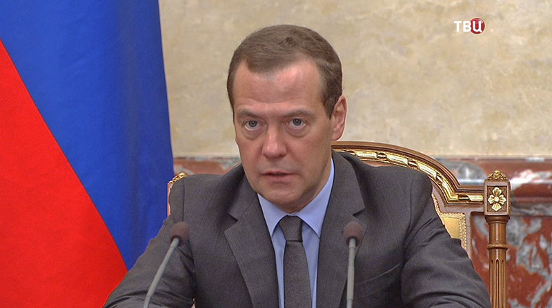 Председатель правительства России Дмитрий Медведев проводит заседание