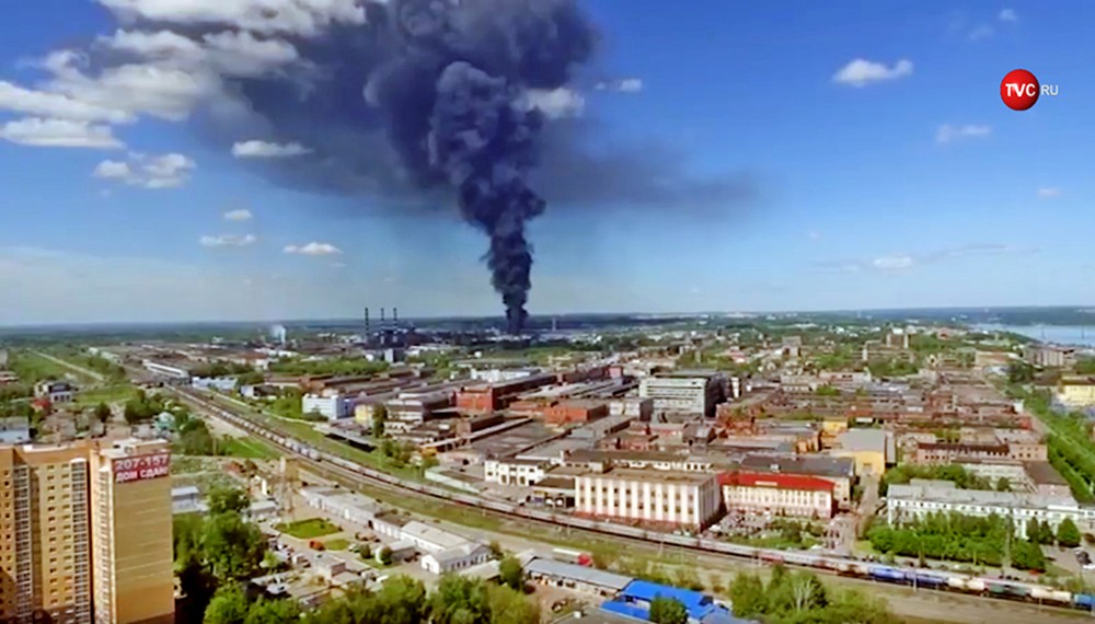 Пожар на складе в Ярославле