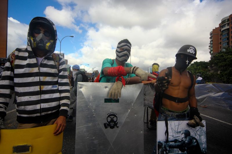 Протестующие в Венесуэле