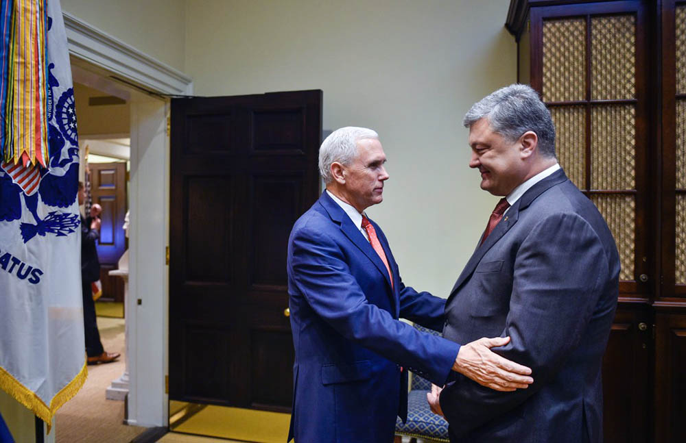 Вице-президент США Майкл Пенс и президент Украины Пётр Порошенко