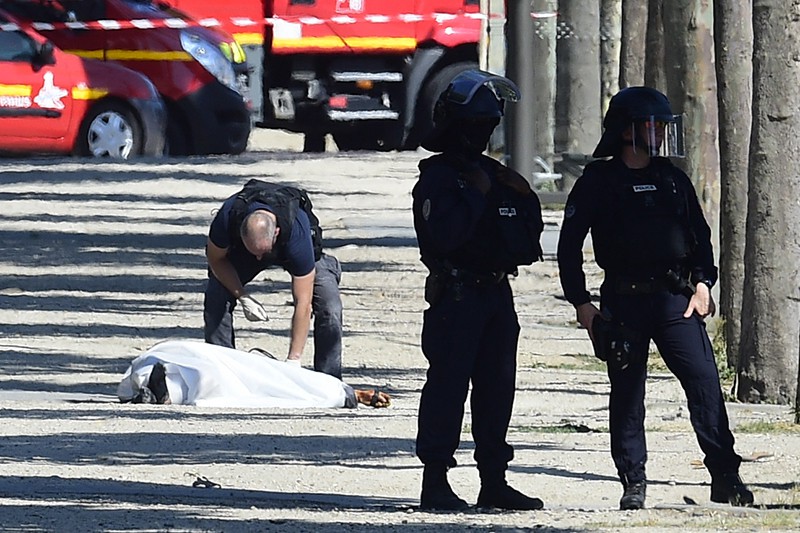 Полиция Франции на месте происшествия 