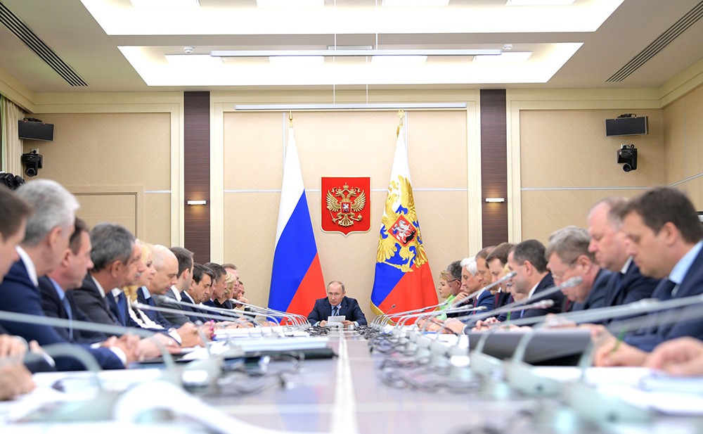 Президент России Владимир Путин на заседании Совета по стратегическому развитию и приоритетным проектам