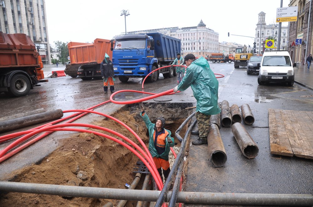 Работы по устройству кабельной канализации на участке от Пушкинской до Триумфальной площади