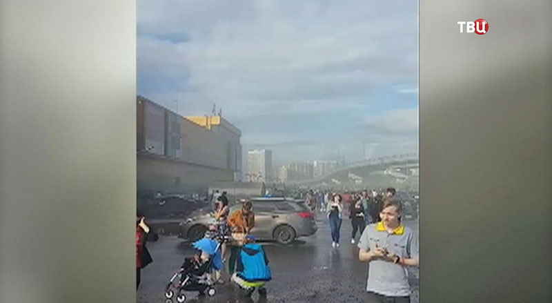 Пожар в ТРЦ "РИО" на Дмитровском шоссе