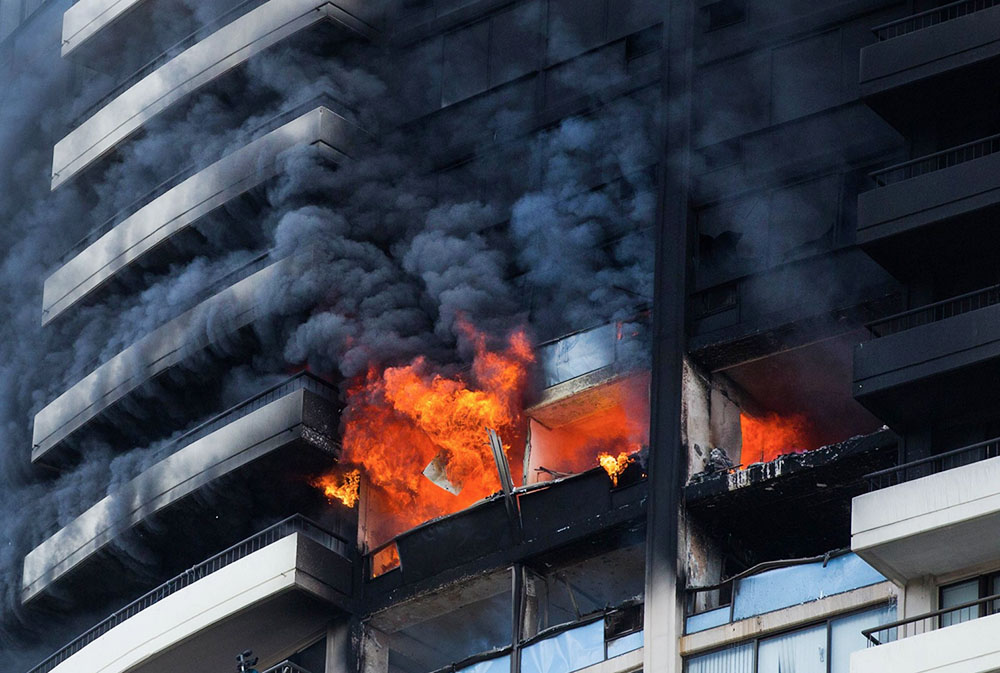 Пожар в многоэтажном доме 