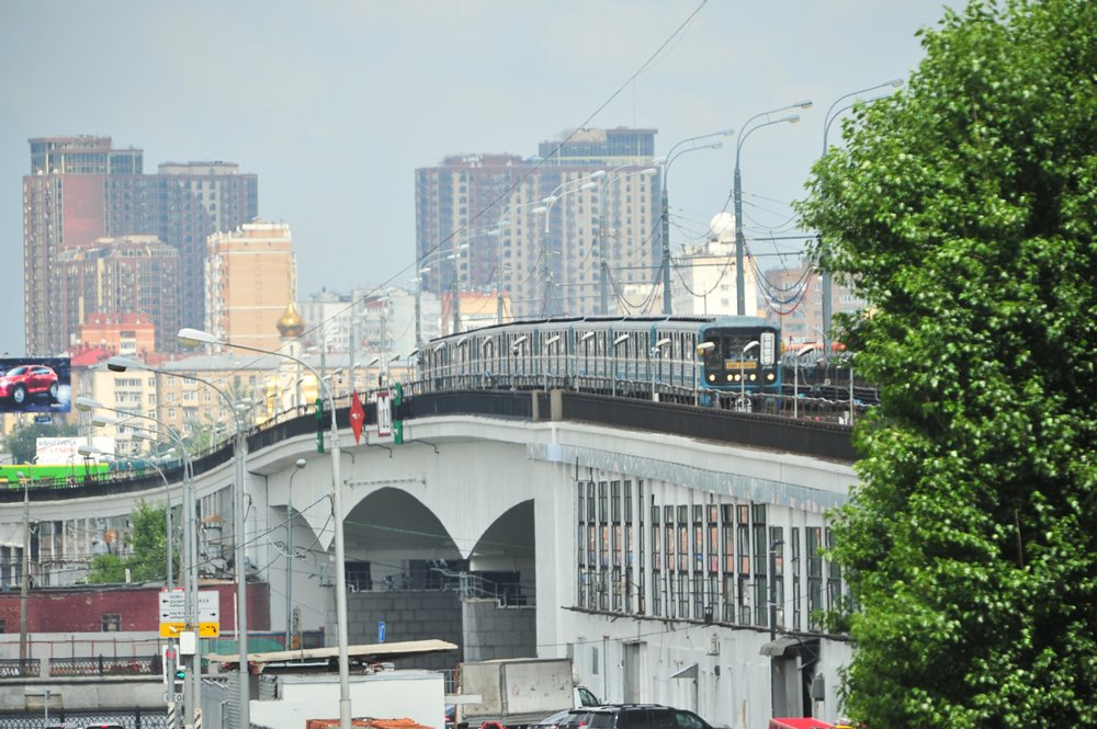 Нагатинский мост в Москве 