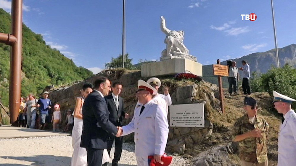 Церемония открытия в Италии памятника погибшему под Пальмирой офицеру Прохоренко