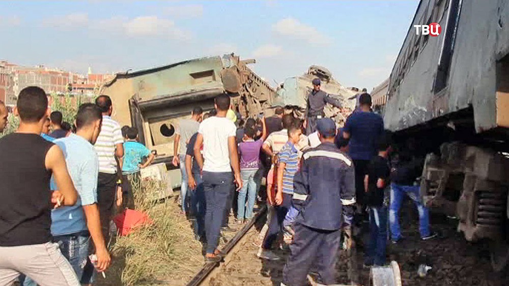 Последствия аварии на железной дороге в Египте