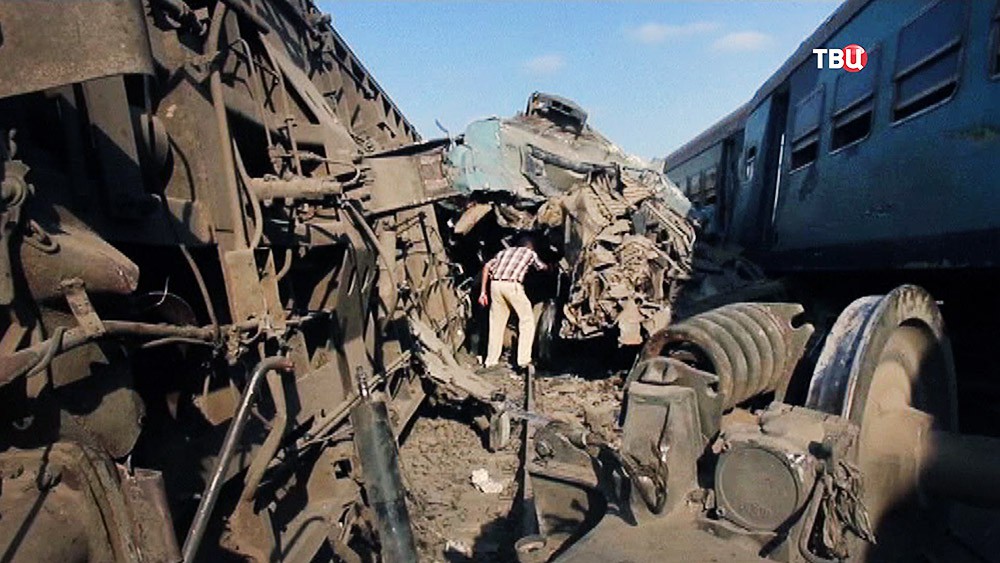 Последствия аварии на железной дороге в Египте