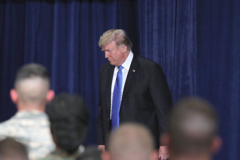 Дональд Трамп на встрече с военными