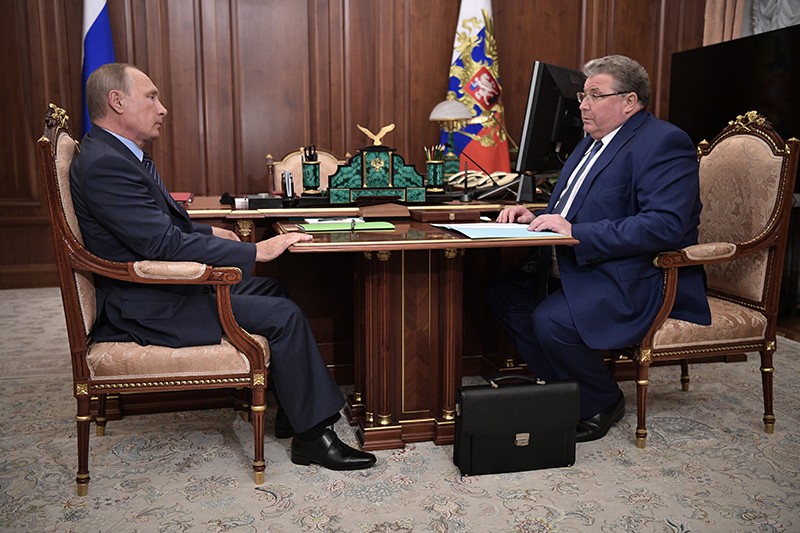 Президент России Владимир Путин и временно исполняющий обязанности главы Республики Мордовия Владимир Волков