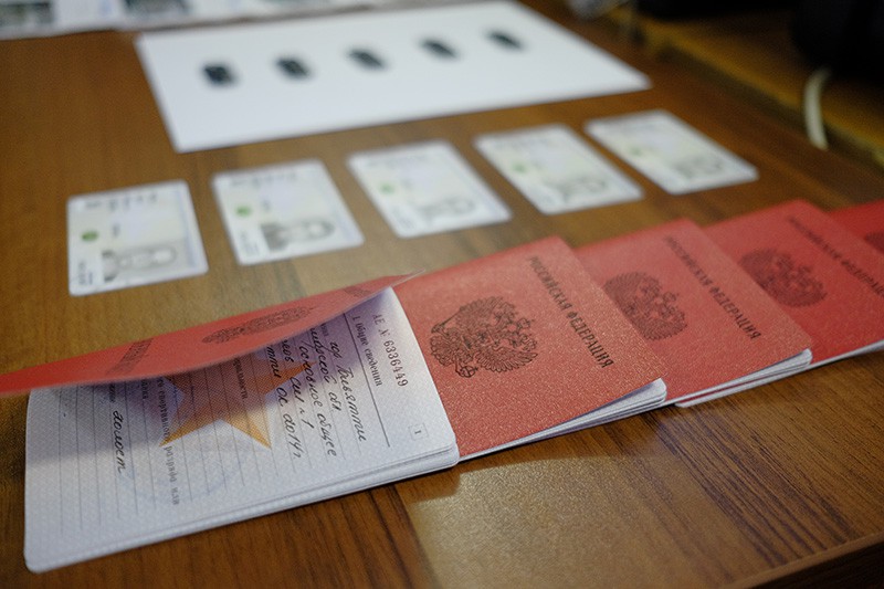 Военные билеты призывников в сборном пункте военного комиссариата