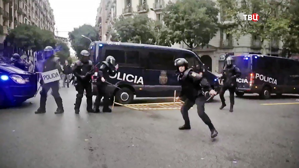 Полиция Италии разгоняет митинг