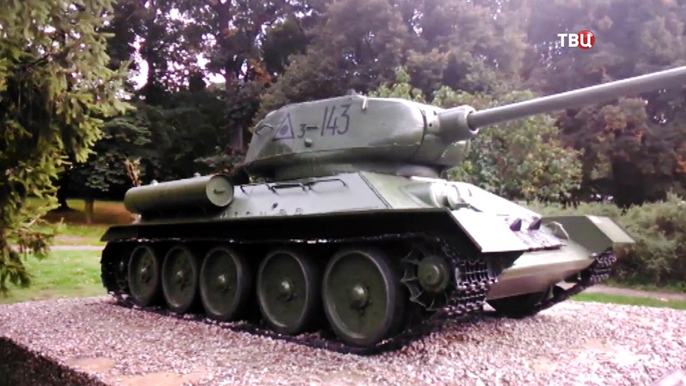 Воинский мемориал Танк Т-34 в Польше 