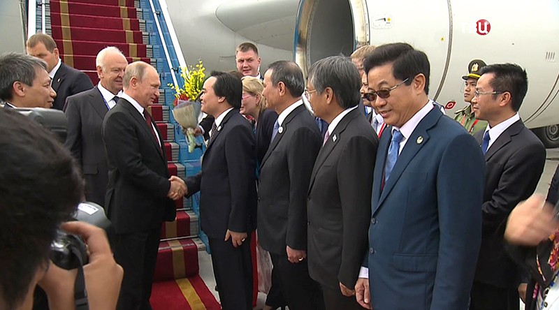 Владимир Путин прибыл во Вьетнам