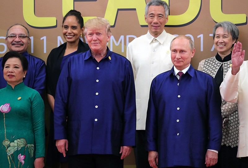Саммит АТЭС во Вьетнаме. Президент России Владимир Путин и президент США Дональд Трамп