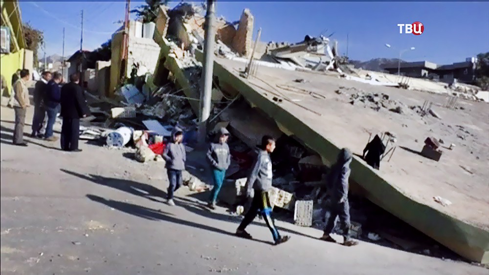 Последствия землетрясения в Иране
