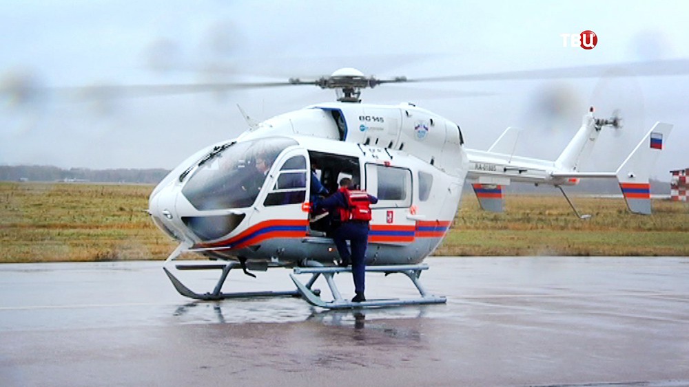 Медицинский вертолет МЧС