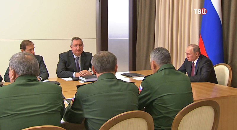 Владимир Путин на совещании с руководящим составом Министерства обороны и представителями военной промышленности