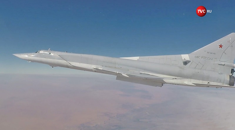 Авиаудар стратегического бомбардировщика Ту-22М3 ВКС России по позициям ИГИЛ в Сирии
