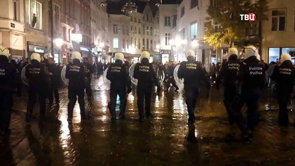 Полиция Брюсселя задерживает протестующих