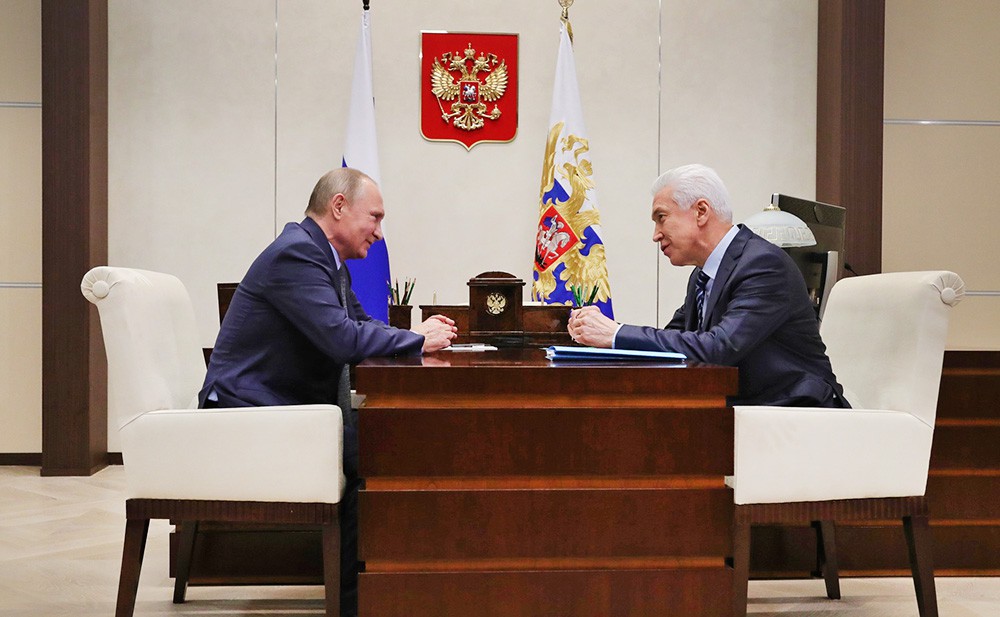 Президент России Владимир Путин и врио главы Республики Дагестан Владимир Васильев