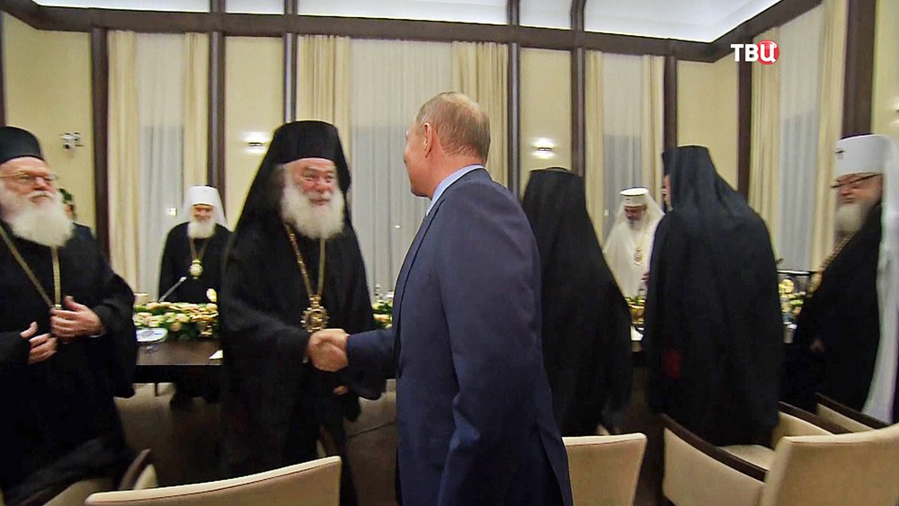 Владимир Путин на встрече с главами делегаций поместных православных церквей