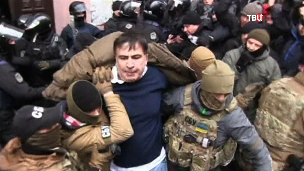 Бойцы СБУ задерживают Михаила Саакашвили
