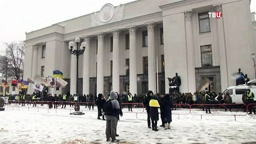 Оцепление у здания Верховной Рады Украины
